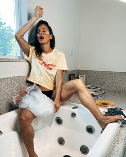 Fernanda de Freitas feet photo thumbnail