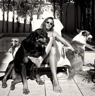 Fernanda de Freitas feet photo thumbnail