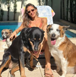 Fernanda de Freitas feet photo thumbnail