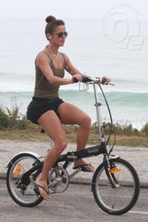 Fernanda de Freitas feet photo thumbnail