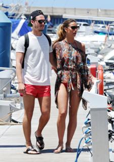 Ferne McCann feet photo thumbnail
