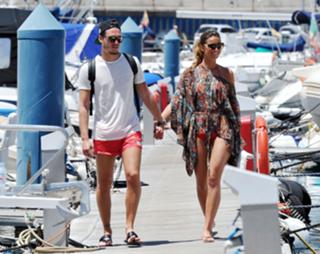 Ferne McCann feet photo thumbnail