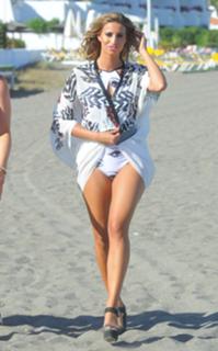 Ferne McCann feet photo thumbnail
