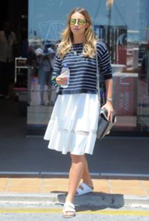 Ferne McCann feet photo thumbnail