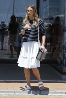 Ferne McCann feet photo thumbnail
