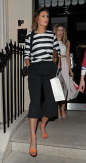 Ferne McCann feet photo thumbnail