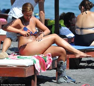 Ferne McCann feet photo thumbnail