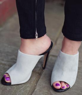 Ferne McCann feet photo thumbnail