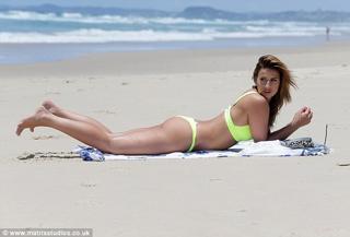 Ferne McCann feet photo thumbnail