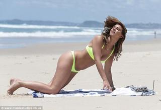 Ferne McCann feet photo thumbnail