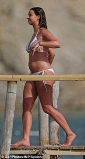 Ferne McCann feet photo thumbnail