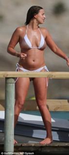 Ferne McCann feet photo thumbnail