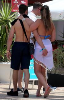 Ferne McCann feet photo thumbnail