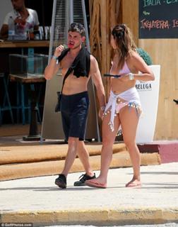 Ferne McCann feet photo thumbnail