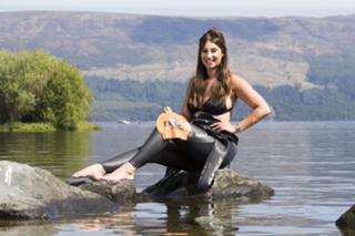 Ferne McCann feet photo thumbnail