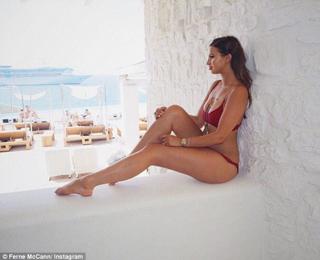 Ferne McCann feet photo thumbnail