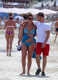 Ferne McCann feet photo thumbnail