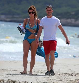 Ferne McCann feet photo thumbnail