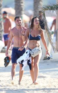 Ferne McCann feet photo thumbnail