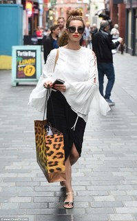 Ferne McCann feet photo thumbnail