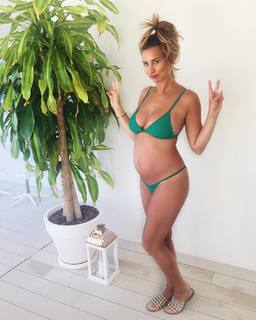 Ferne McCann feet photo thumbnail