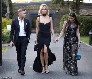 Ferne McCann feet photo thumbnail