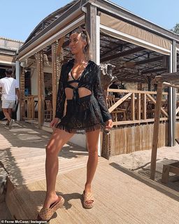 Ferne McCann feet photo thumbnail