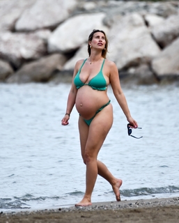 Ferne McCann feet photo thumbnail