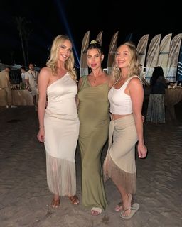 Ferne McCann feet photo thumbnail