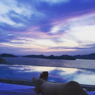 Fey feet photo thumbnail