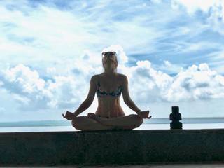 Fey feet photo thumbnail