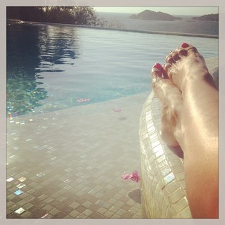 Fey feet photo thumbnail