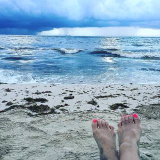 Fey feet photo thumbnail