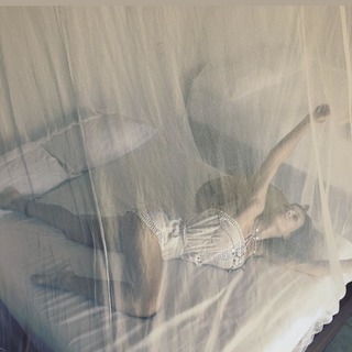 Fey feet photo thumbnail