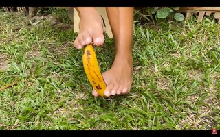 Filipina Pea feet photo 18