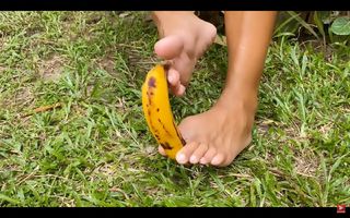Filipina Pea feet photo 15
