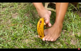 Filipina Pea feet photo 13