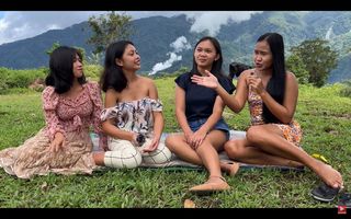 Filipina Pea feet photo 16