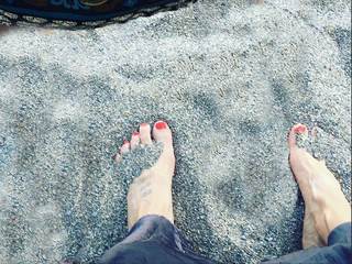 Finola Hughes feet photo 8