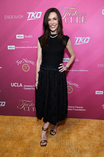 Finola Hughes feet photo 2