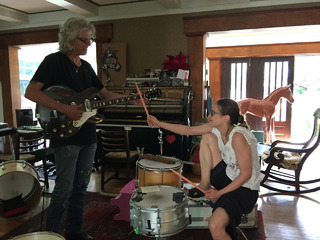 Fiona Apple feet photo thumbnail