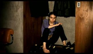 Fiona Apple feet photo thumbnail