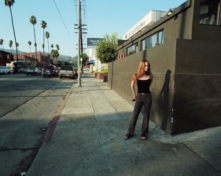 Fiona Apple feet photo thumbnail