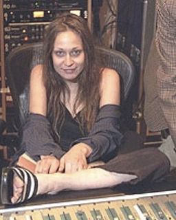 Fiona Apple feet photo 2