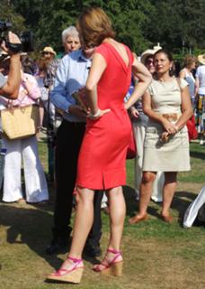 Fiona Bruce feet photo thumbnail