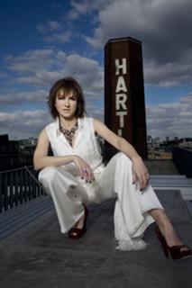 Fiona Bruce feet photo thumbnail