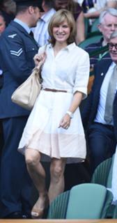 Fiona Bruce feet photo thumbnail