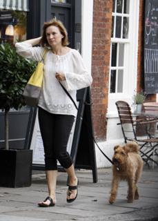 Fiona Bruce feet photo thumbnail