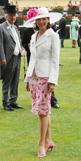 Fiona Bruce feet photo thumbnail