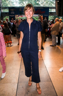 Fiona Bruce feet photo thumbnail